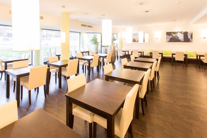 Imagen del bar/restaurante del Hotel Holiday Inn Express Neunkirchen, An Ihg. Foto 4