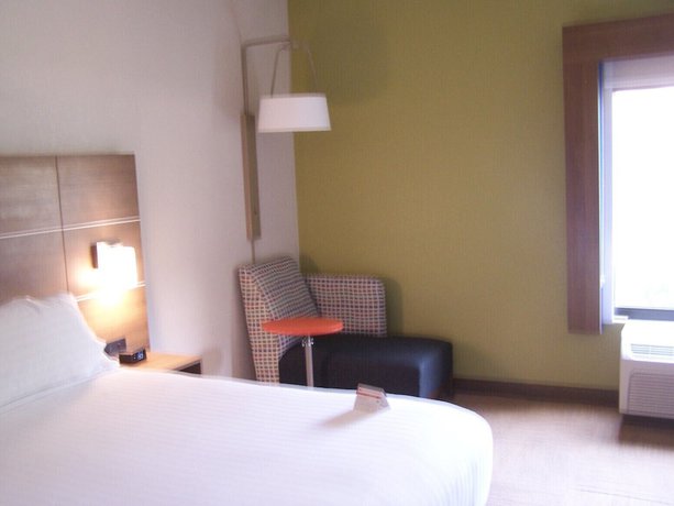 Imagen de la habitación del Hotel Holiday Inn Express New Albany - Louisville Nw, An Ihg. Foto 8