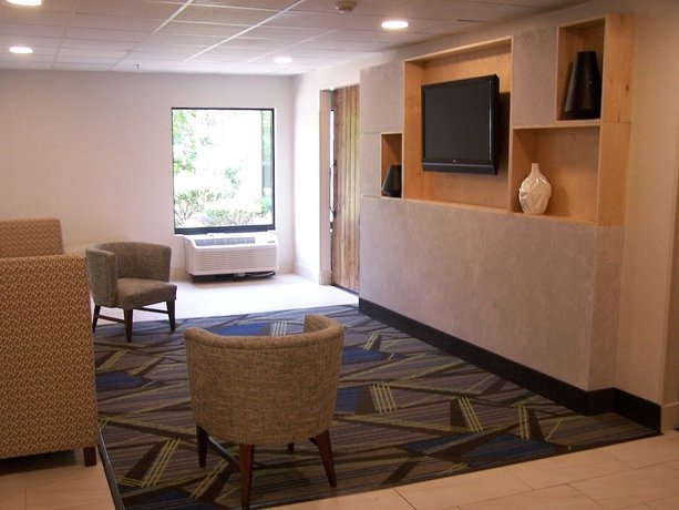 Imagen de los interiores del Hotel Holiday Inn Express New Albany - Louisville Nw, An Ihg. Foto 16