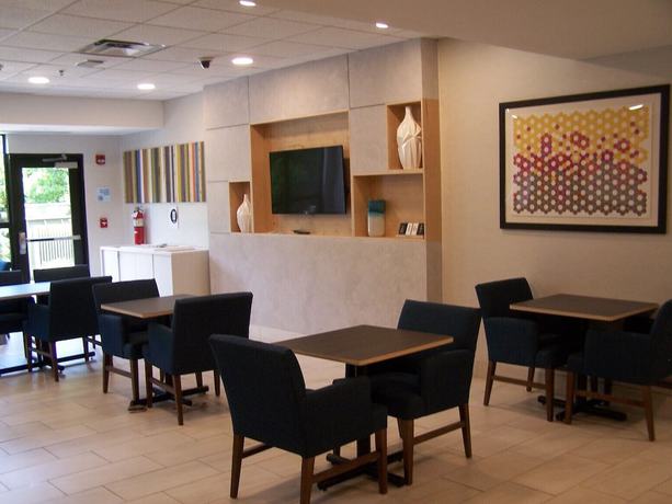 Imagen de los interiores del Hotel Holiday Inn Express New Albany - Louisville Nw, An Ihg. Foto 17