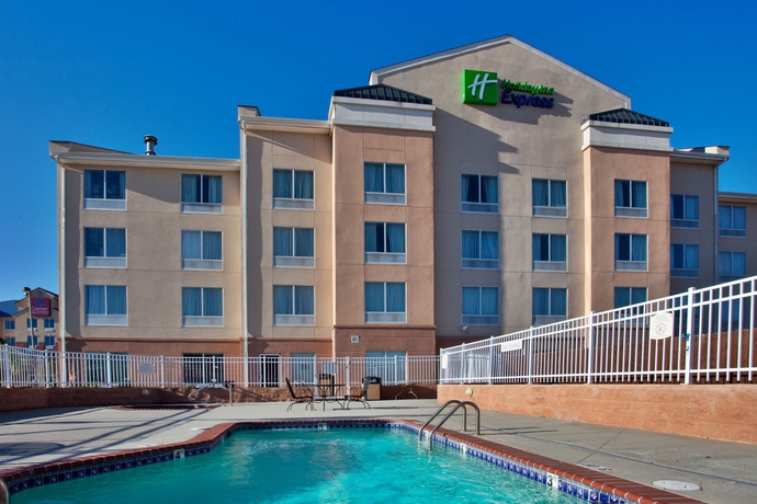 Imagen de la piscina del Hotel Holiday Inn Express New Orleans East, An Ihg. Foto 16