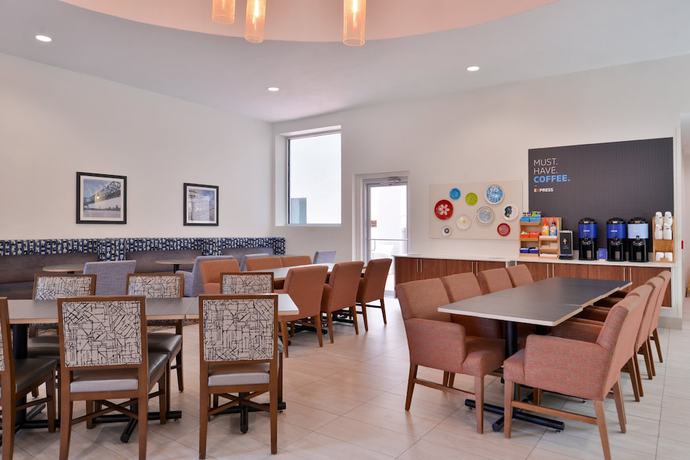 Imagen de los interiores del Hotel Holiday Inn Express New Orleans - St Charles, an IHG Hotel. Foto 14