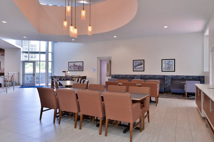 Imagen de los interiores del Hotel Holiday Inn Express New Orleans - St Charles, an IHG Hotel. Foto 17