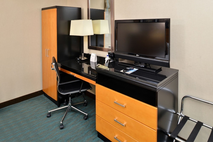 Imagen de la habitación del Hotel Holiday Inn Express New York JFK Airport Area. Foto 5