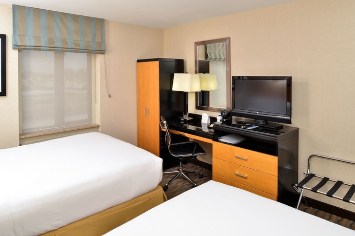 Imagen de la habitación del Hotel Holiday Inn Express New York JFK Airport Area. Foto 6