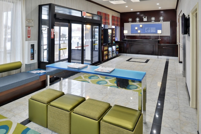 Imagen de los interiores del Hotel Holiday Inn Express New York JFK Airport Area. Foto 17