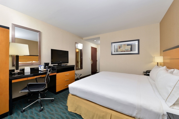 Imagen de la habitación del Hotel Holiday Inn Express New York JFK Airport Area. Foto 14