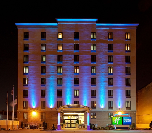 Imagen de los exteriores del Hotel Holiday Inn Express New York-Brooklyn. Foto 12