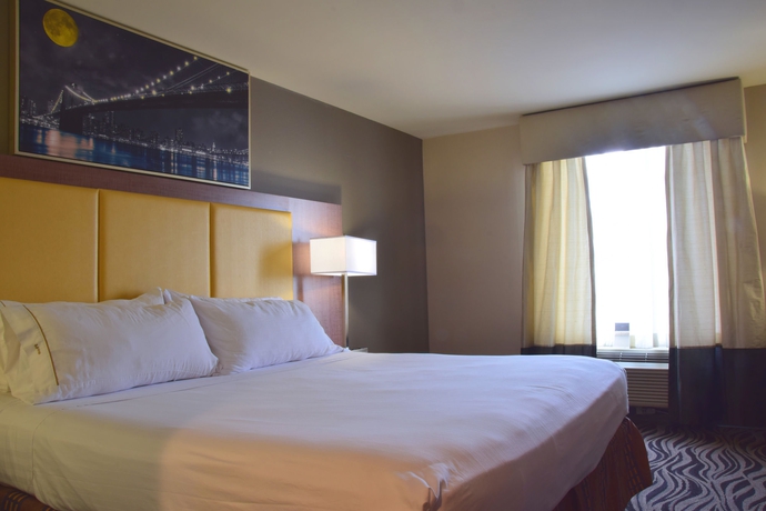 Imagen de la habitación del Hotel Holiday Inn Express New York-Brooklyn. Foto 6
