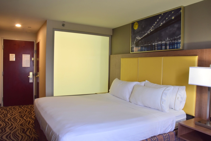 Imagen de la habitación del Hotel Holiday Inn Express New York-Brooklyn. Foto 9