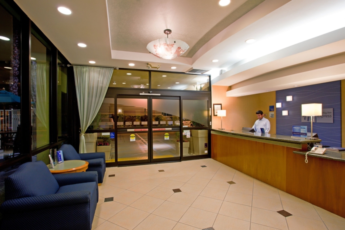 Imagen de los interiores del Hotel Holiday Inn Express Newport Beach, An Ihg. Foto 16