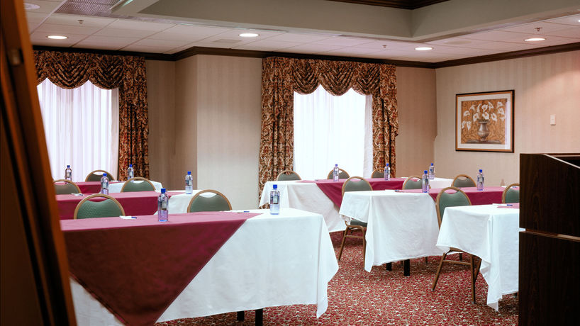 Imagen de los interiores del Hotel Holiday Inn Express Newport North - Middletown, An Ihg. Foto 5