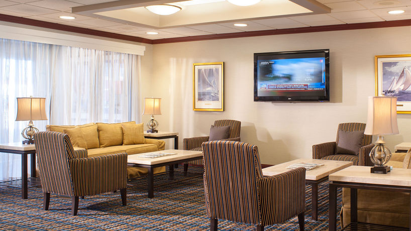 Imagen de los interiores del Hotel Holiday Inn Express Newport North - Middletown, An Ihg. Foto 7