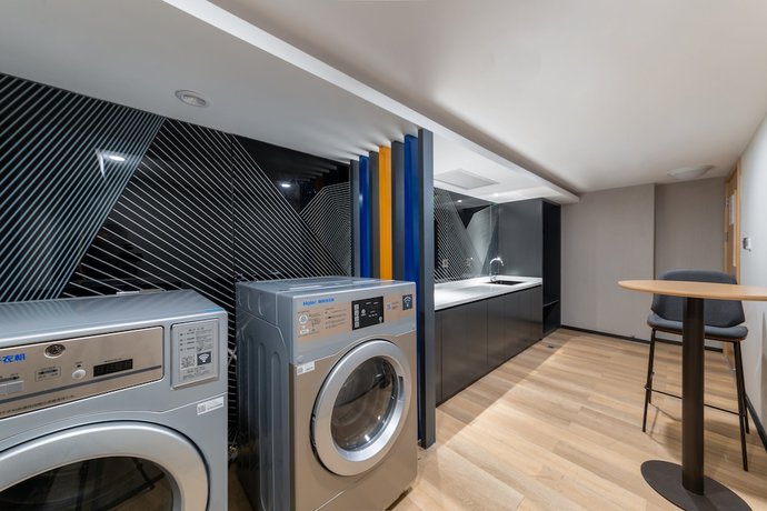 Imagen general del Hotel Holiday Inn Express Ningbo City Center. Foto 2