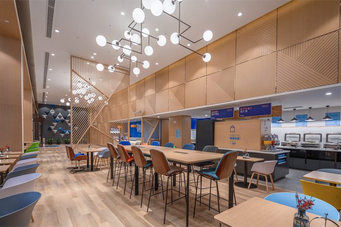 Imagen del bar/restaurante del Hotel Holiday Inn Express Ningbo City Center. Foto 4