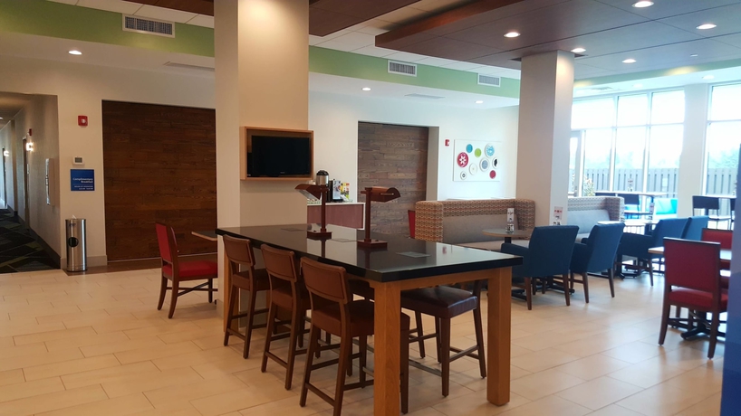 Imagen de los interiores del Hotel Holiday Inn Express North Augusta. Foto 18