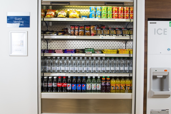 Imagen del bar/restaurante del Hotel Holiday Inn Express Northampton - South, An Ihg. Foto 3