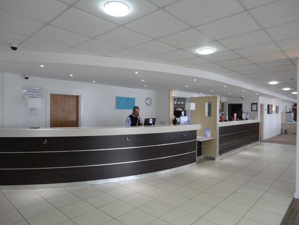 Imagen del bar/restaurante del Hotel Holiday Inn Express Nuneaton, An Ihg. Foto 4