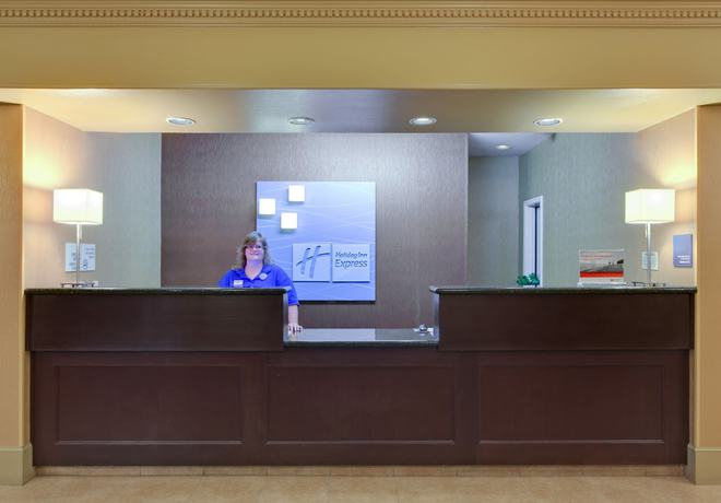 Imagen de los interiores del Hotel Holiday Inn Express Oakdale by IHG. Foto 18
