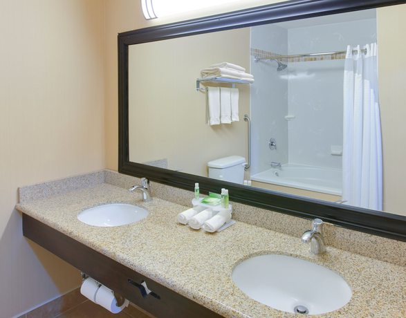 Imagen de la habitación del Hotel Holiday Inn Express Oakdale by IHG. Foto 12