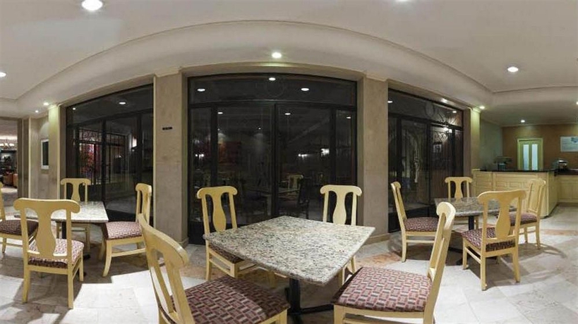 Imagen del bar/restaurante del Hotel Holiday Inn Express Oaxaca-centro Historico. Foto 4