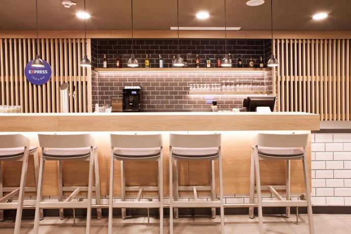 Imagen general del Hotel Holiday Inn Express Offenburg. Foto 15