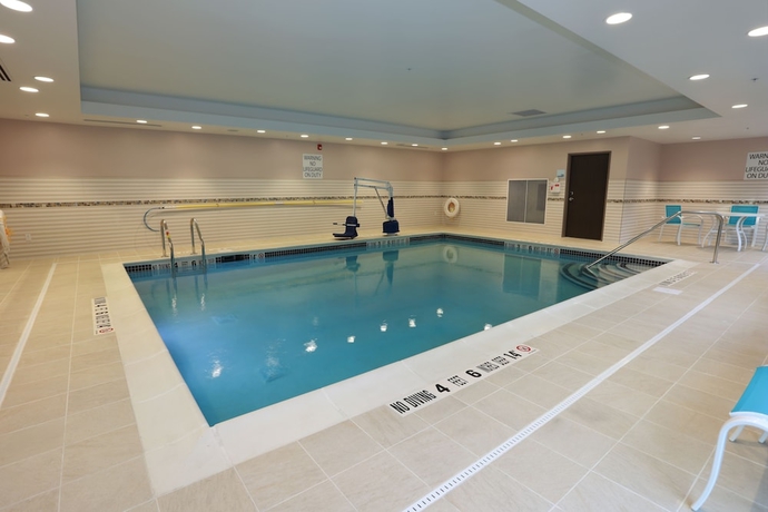 Imagen de la piscina del Hotel Holiday Inn Express Oneonta, An Ihg. Foto 18
