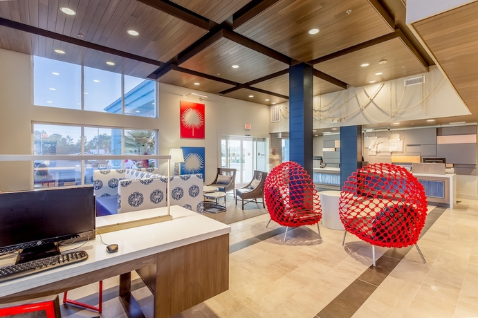 Imagen de los interiores del Hotel Holiday Inn Express Orange Beach, An Ihg. Foto 18