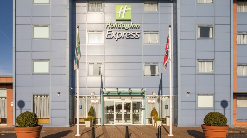 Imagen de los exteriores del Hotel Holiday Inn Express Oxford-kassam Stadium. Foto 13