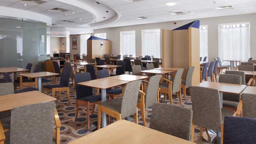 Imagen del bar/restaurante del Hotel Holiday Inn Express Oxford-kassam Stadium. Foto 5