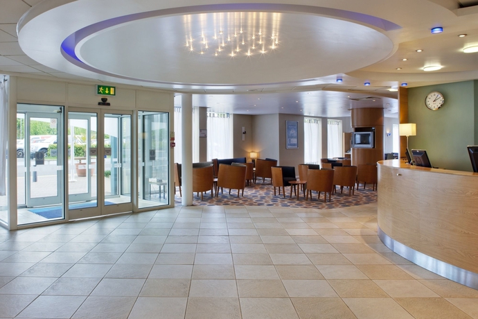 Imagen de los interiores del Hotel Holiday Inn Express Oxford-kassam Stadium. Foto 15