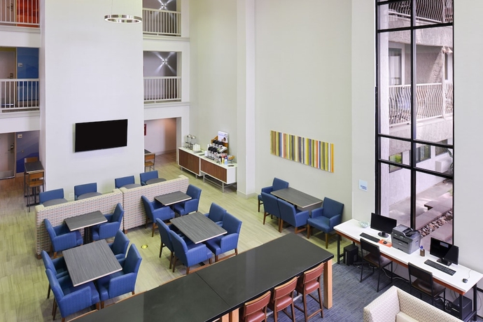 Imagen de los interiores del Hotel Holiday Inn Express Palm-desert, An Ihg. Foto 17