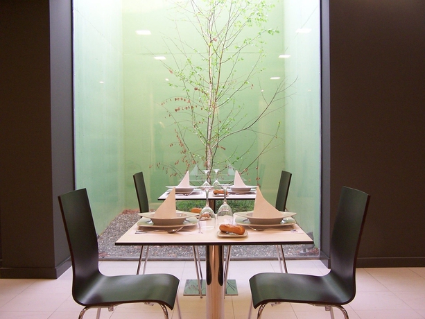 Imagen del bar/restaurante del Hotel Holiday Inn Express Pamplona. Foto 3