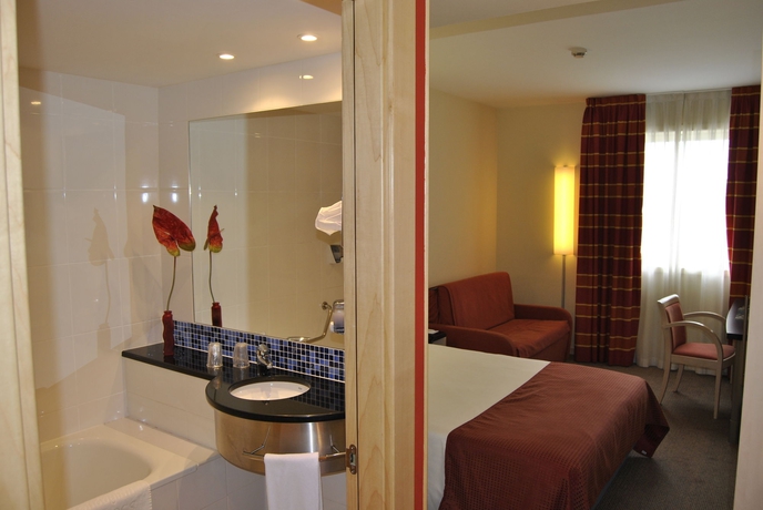 Imagen de la habitación del Hotel Holiday Inn Express Pamplona. Foto 8