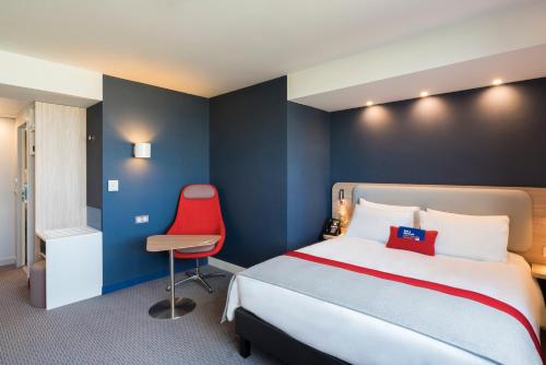 Imagen de la habitación del Hotel Holiday Inn Express París - Aeropuerto CDG. Foto 3