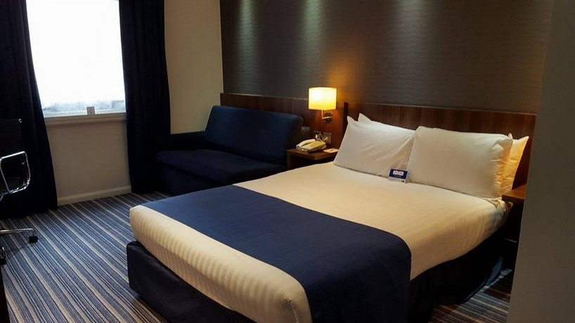 Imagen de la habitación del Hotel Holiday Inn Express Park Royal. Foto 8