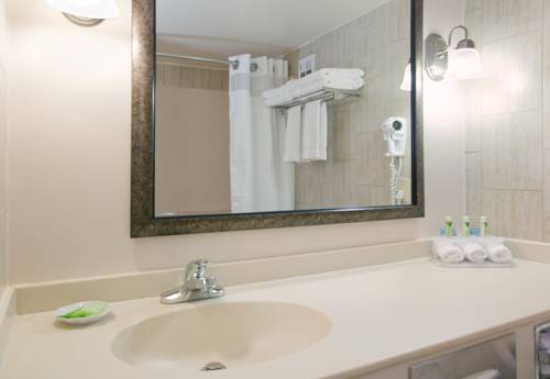 Imagen de la habitación del Hotel Holiday Inn Express Pensacola Beach. Foto 8