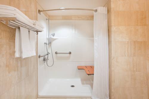 Imagen de la habitación del Hotel Holiday Inn Express Pensacola Beach. Foto 9