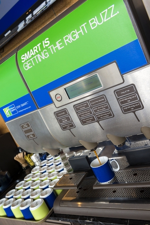 Imagen del bar/restaurante del Hotel Holiday Inn Express Phuket Patong Beach Central, An Ihg. Foto 7