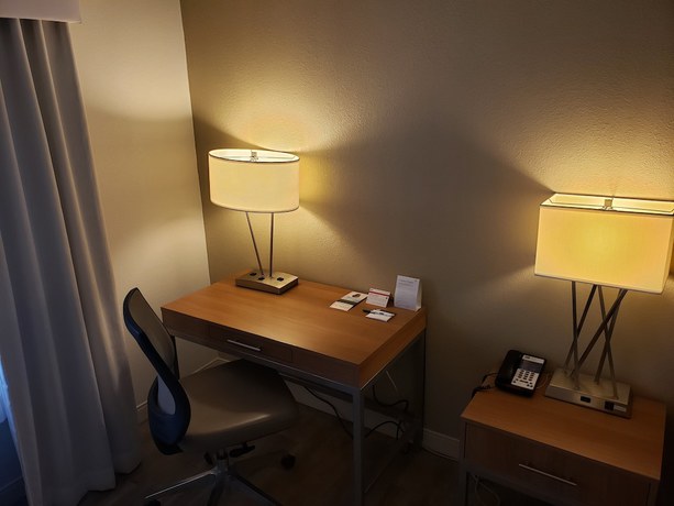 Imagen de la habitación del Hotel Holiday Inn Express Pittsburgh-North (Harmarville). Foto 2