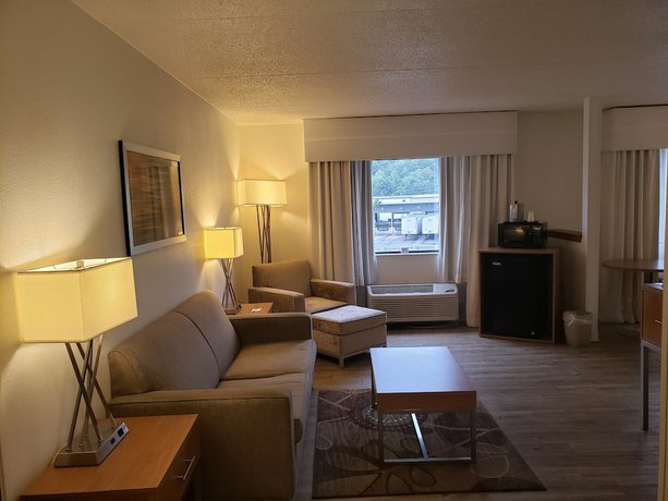 Imagen de la habitación del Hotel Holiday Inn Express Pittsburgh-North (Harmarville). Foto 16