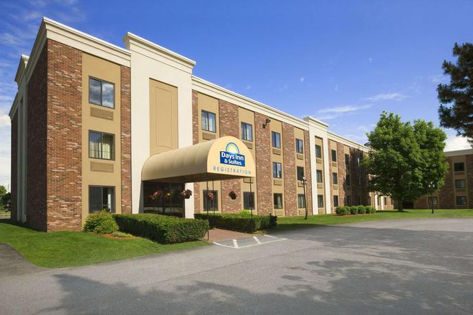 Imagen de los exteriores del Hotel Holiday Inn Express Plattsburgh. Foto 7