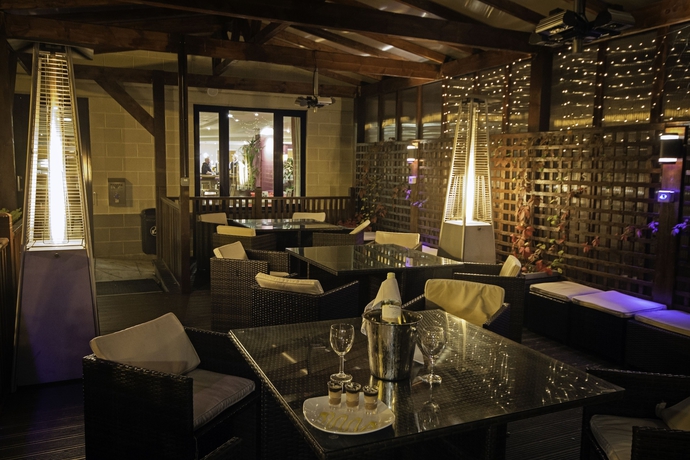 Imagen de los interiores del Hotel Holiday Inn Express Poole. Foto 17