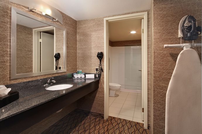 Imagen de la habitación del Hotel Holiday Inn Express Port Hueneme, An Ihg. Foto 5