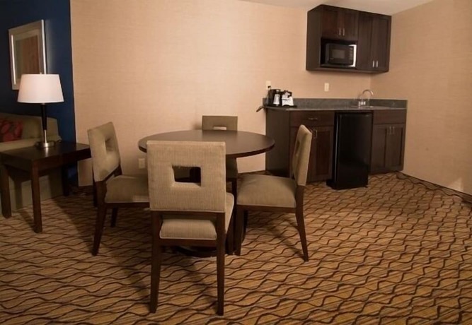 Imagen de la habitación del Hotel Holiday Inn Express Port Hueneme, An Ihg. Foto 12