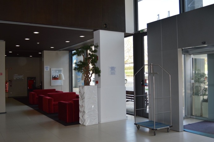 Imagen de los interiores del Hotel Holiday Inn Express Porto Exponor. Foto 11