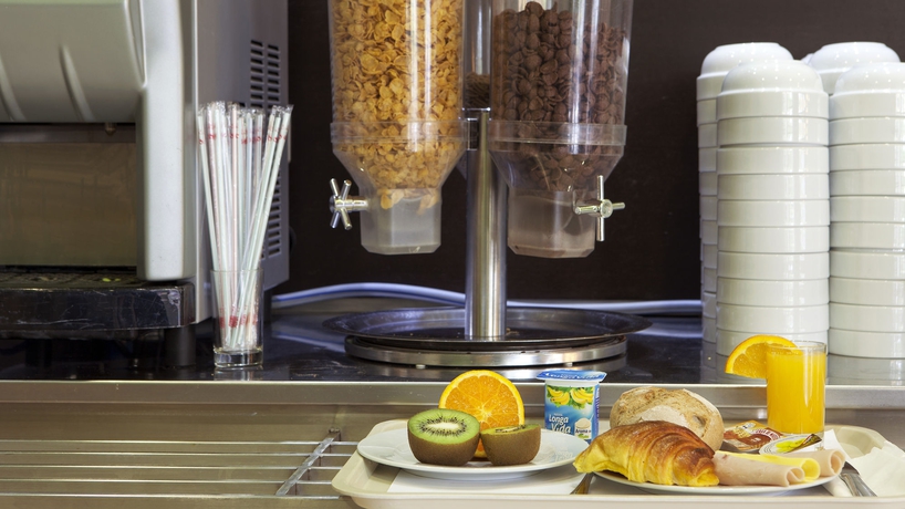 Imagen del bar/restaurante del Hotel Holiday Inn Express Porto Exponor. Foto 8