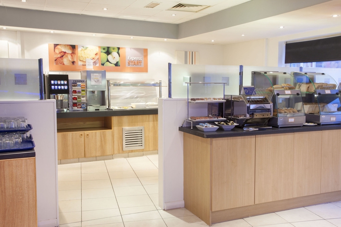 Imagen del bar/restaurante del Hotel Holiday Inn Express Portsmouth - Gunwharf Quays, An Ihg. Foto 6