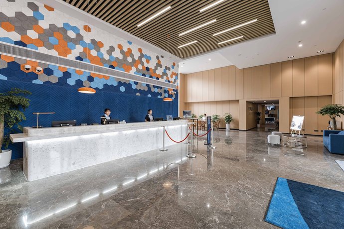 Imagen de los interiores del Hotel Holiday Inn Express Pudong Chuansha. Foto 14