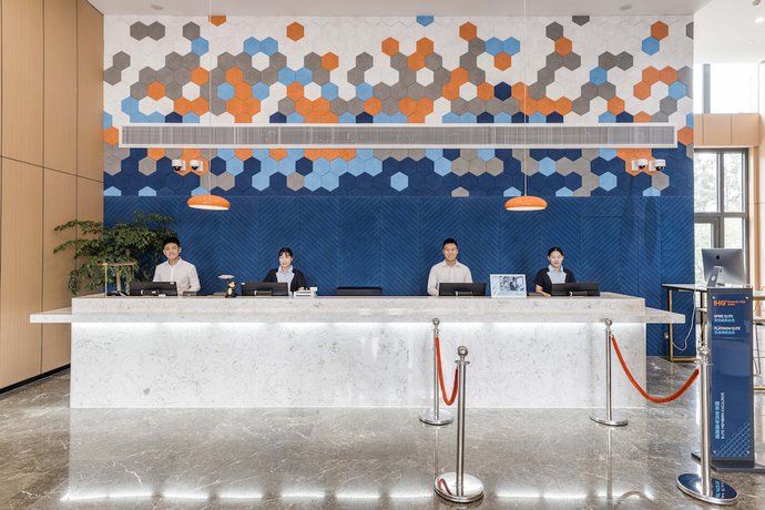 Imagen de los interiores del Hotel Holiday Inn Express Pudong Chuansha. Foto 19